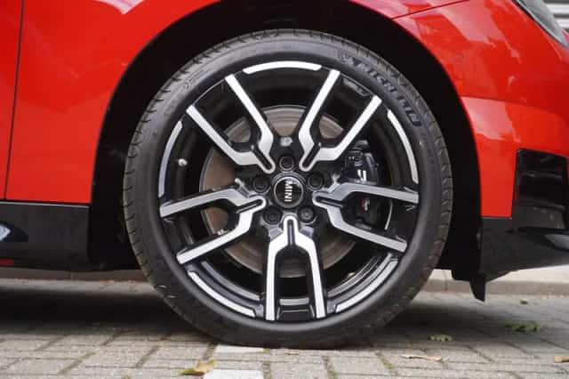 MINI Cooper (2026) thumbnail 6