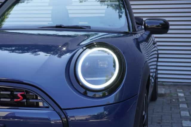 MINI Cabrio (2026) thumbnail 6