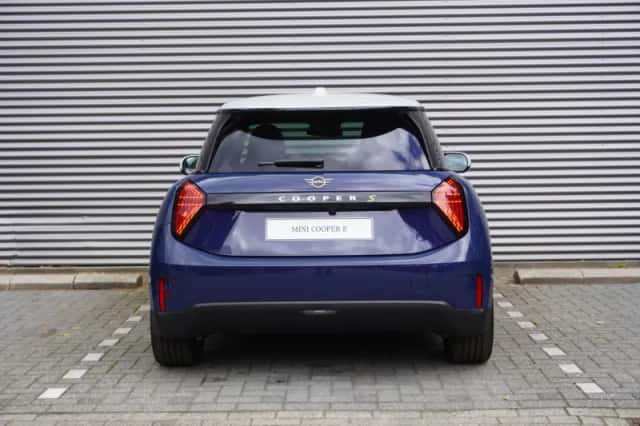 MINI Cooper (2026) thumbnail 5