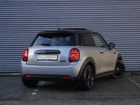 MINI Electric (2023) thumbnail 2