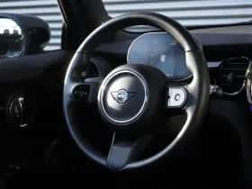 MINI Electric (2023) thumbnail 24