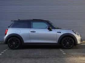 MINI Electric (2023) thumbnail 4