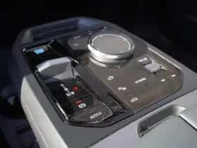 BMW iX (2025) thumbnail 12