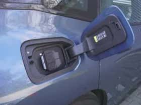 BMW iX (2025) thumbnail 26