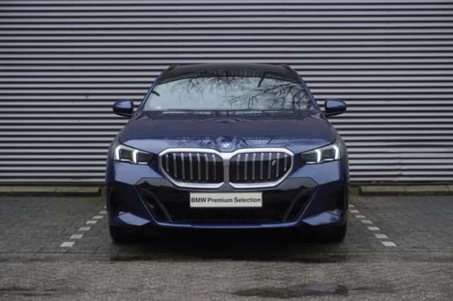 BMW i5 (2026) thumbnail 2