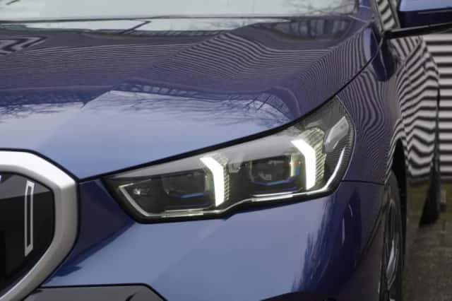 BMW i5 (2026) thumbnail 3