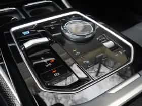 BMW i7 (2025) thumbnail 12