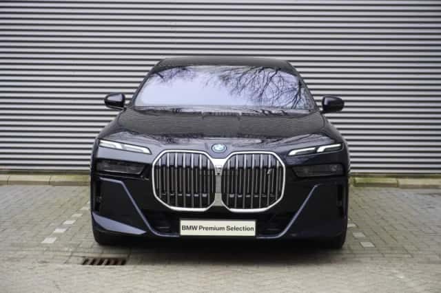 BMW i7 (2025) thumbnail 3