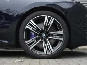 BMW i7 (2025) thumbnail 6
