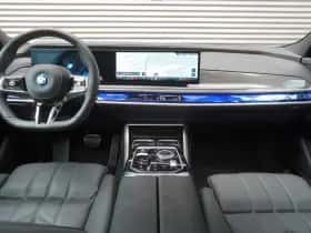 BMW i7 (2025) thumbnail 9
