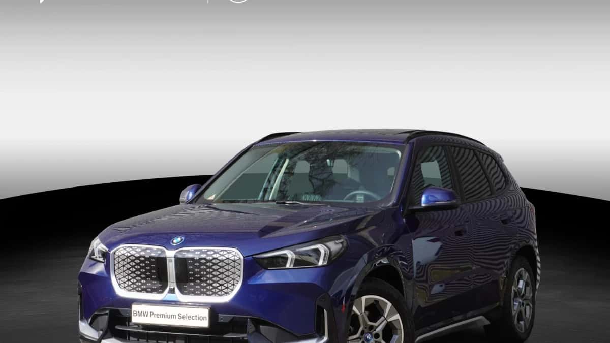 BMW iX1 (2026) — foto 1