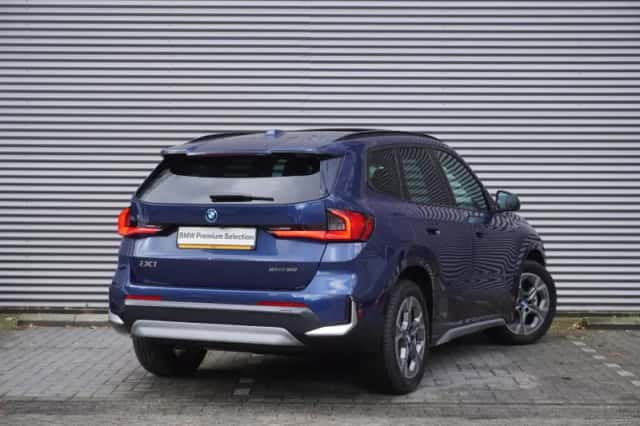 BMW iX1 (2026) thumbnail 2