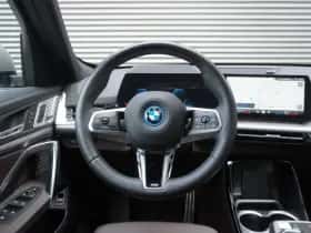 BMW iX1 (2025) thumbnail 12