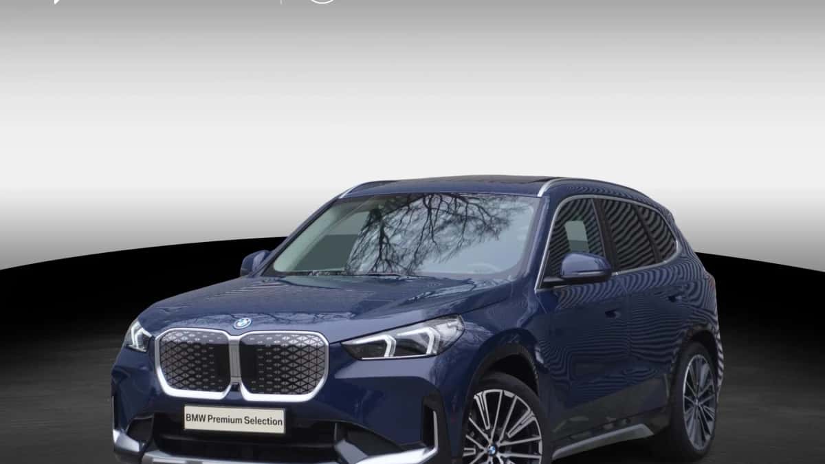 BMW iX1 (2026) — foto 1
