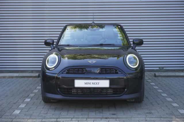 MINI Cabrio (2025) thumbnail 3
