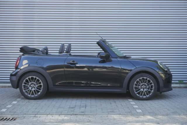 MINI Cabrio (2025) thumbnail 4