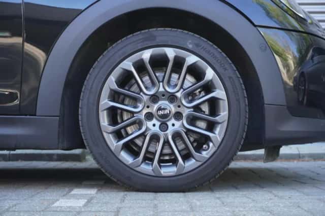 MINI Cabrio (2025) thumbnail 6