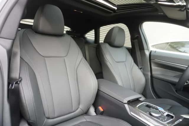 BMW i4 (2026) thumbnail 5