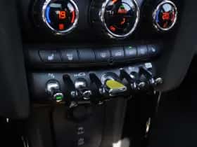 MINI Electric (2023) thumbnail 13