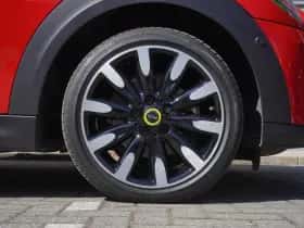 MINI Electric (2023) thumbnail 6