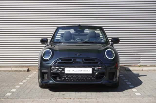 MINI Cabrio (2026) thumbnail 2
