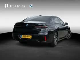 BMW i7 (2024) thumbnail 2