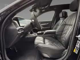 BMW i7 (2024) thumbnail 3