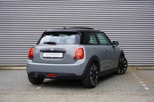 MINI Cooper (2021) thumbnail 2