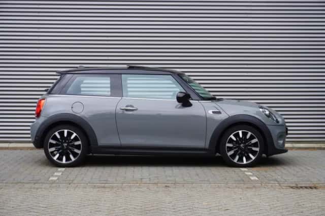 MINI Cooper (2021) thumbnail 4