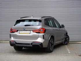 BMW iX3 (2022) thumbnail 2