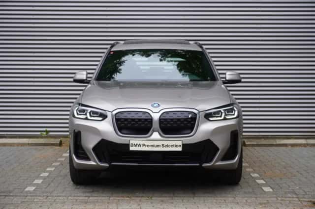 BMW iX3 (2022) thumbnail 3