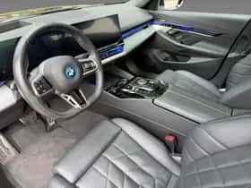 BMW i5 (2025) thumbnail 2