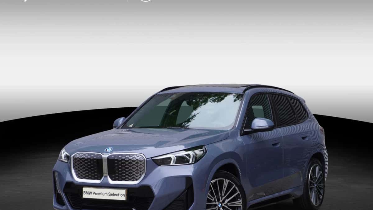 BMW iX1 (2026) — foto 1