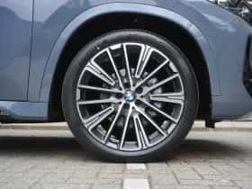 BMW iX1 (2026) thumbnail 9