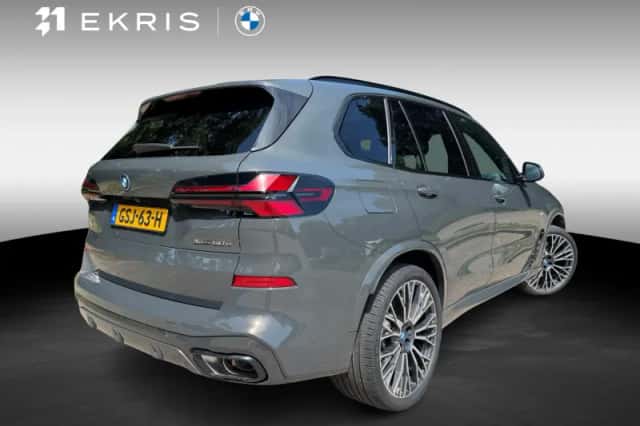 BMW X5 (2024) thumbnail 2