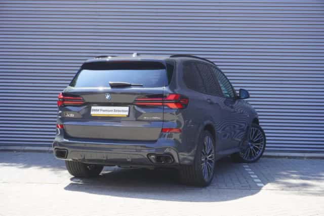 BMW X5 (2024) thumbnail 2