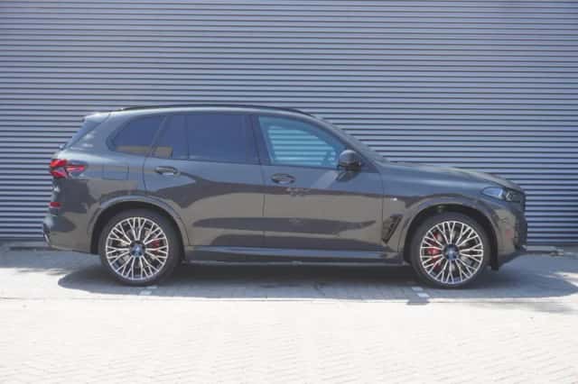 BMW X5 (2024) thumbnail 4