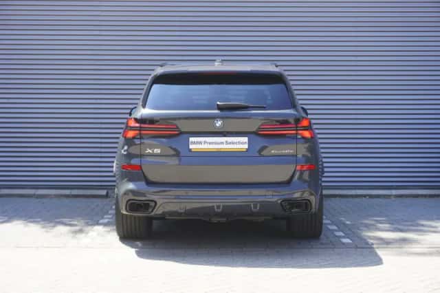 BMW X5 (2024) thumbnail 5