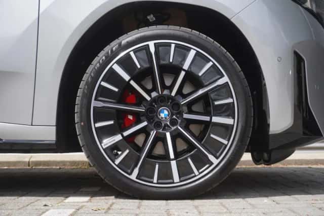 BMW iX3 (2026) thumbnail 6