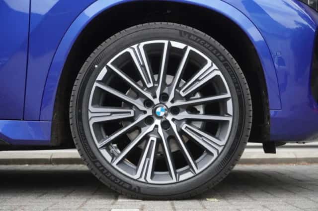 BMW iX1 (2026) thumbnail 6