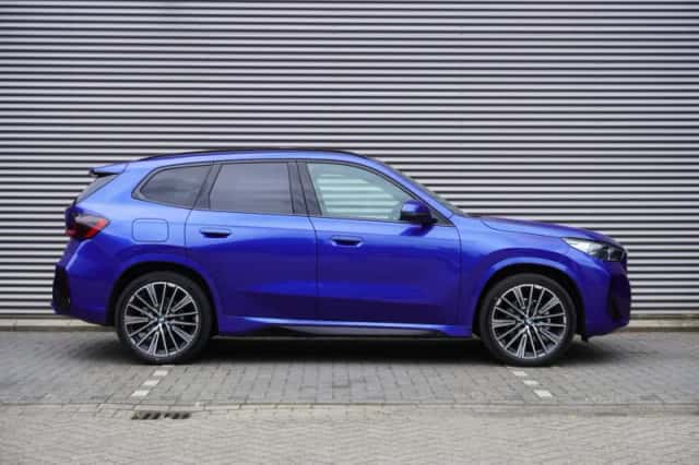 BMW iX1 (2026) thumbnail 4
