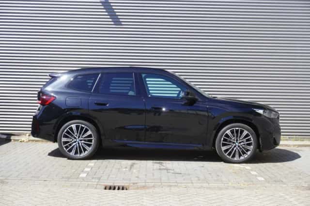 BMW iX1 (2026) thumbnail 4