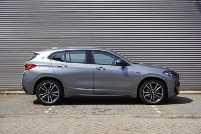 BMW X2 (2022) thumbnail 6