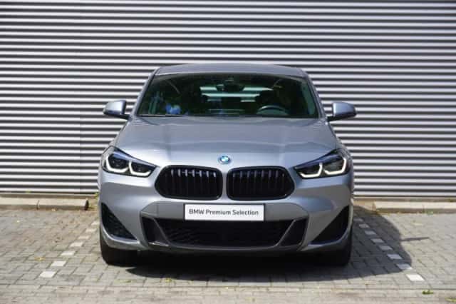BMW X2 (2022) thumbnail 2