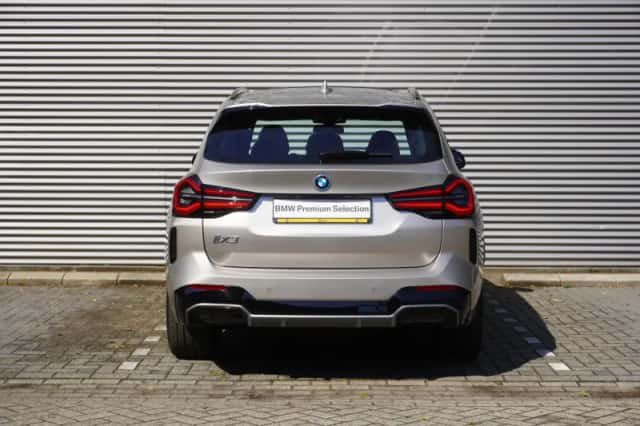 BMW iX3 (2023) thumbnail 4