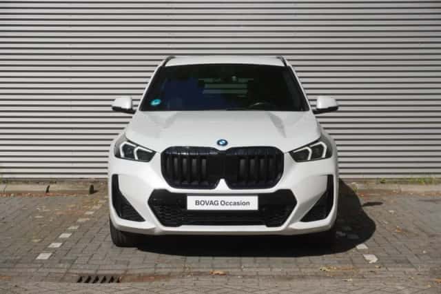BMW X1 (2023) thumbnail 3