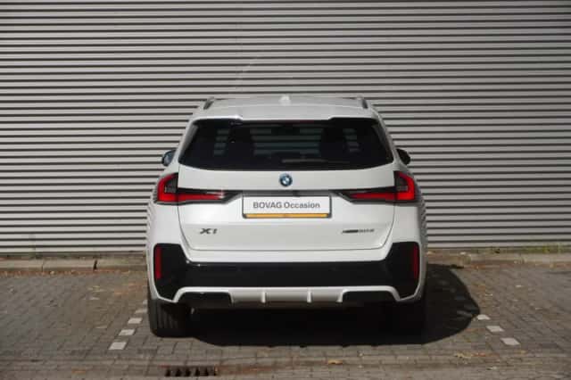 BMW X1 (2023) thumbnail 5