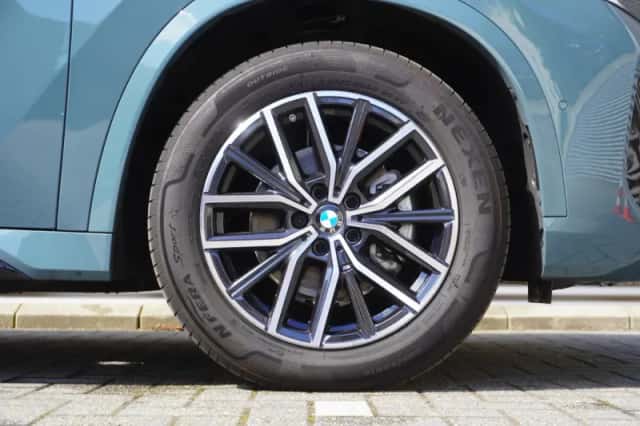 BMW iX1 (2026) thumbnail 6