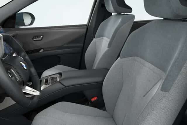 BMW iX3 (2026) thumbnail 4