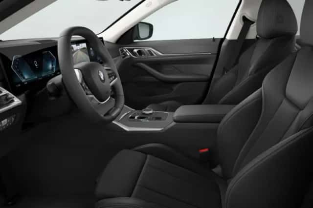 BMW i4 (2026) thumbnail 4